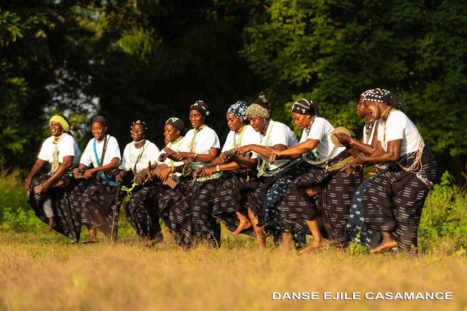 Danse Ejile de la Casamance au sud du Sénégal